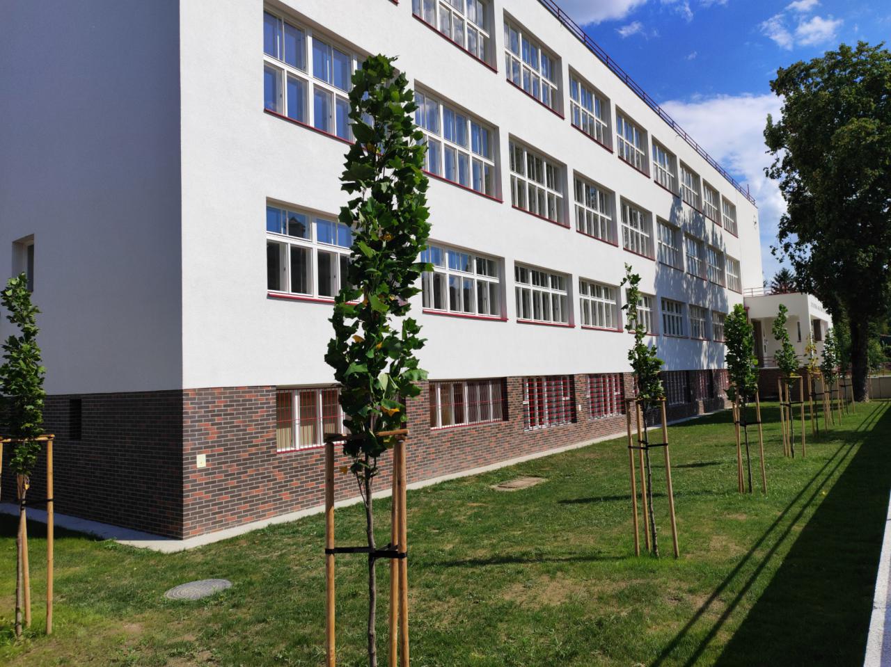 Zväčšiť fotografiu - Budova našej školy